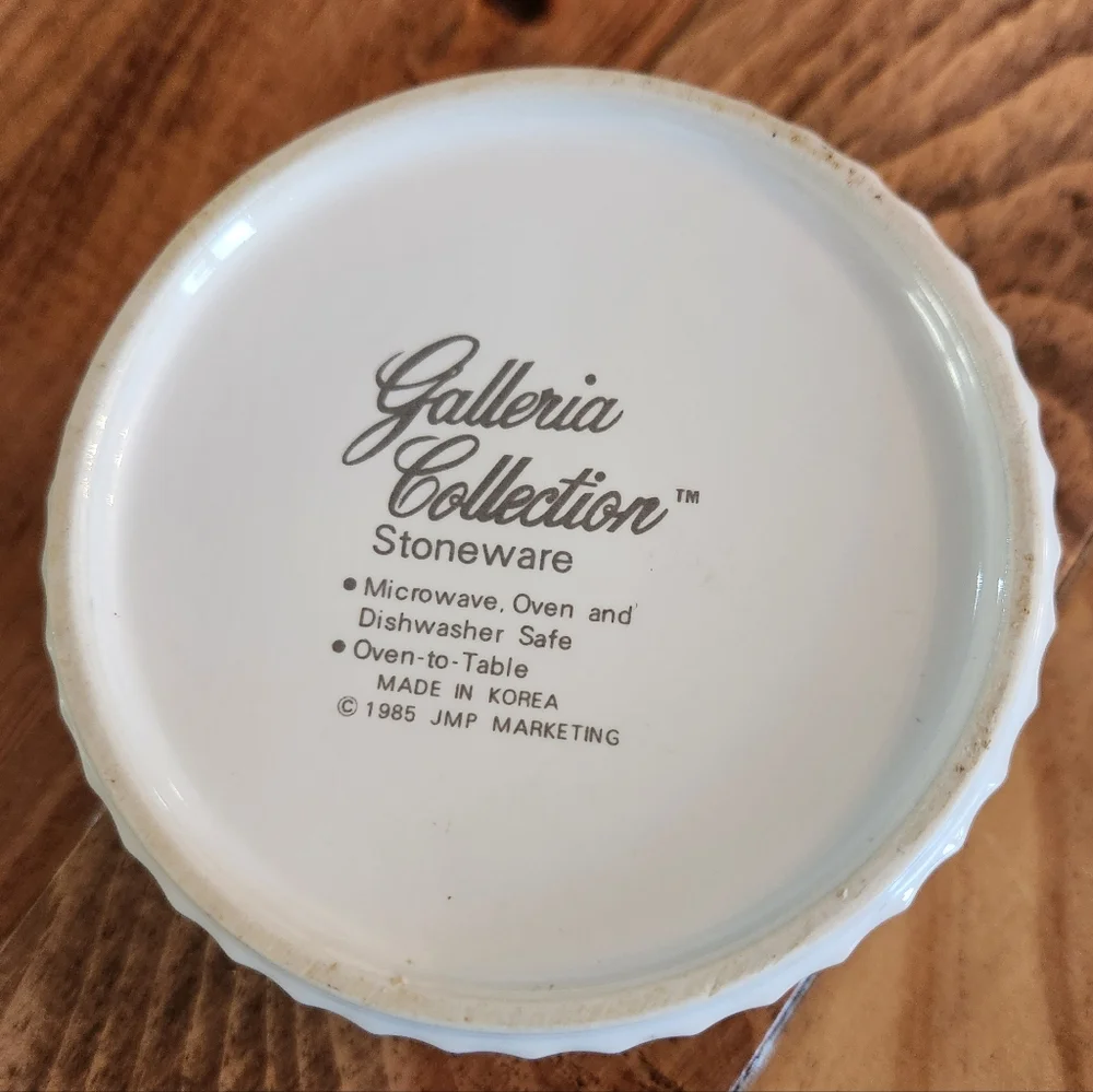 Vintage Galleria Collection Stoneware Ramakin Floral Small Round Baking Dish